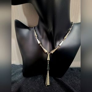 Simply Vera Vera Wang silver necklace. Great as a gift!